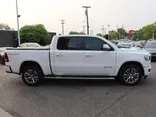 WHITE, 2021 RAM 1500 CREW CAB Thumnail Image 5