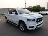 WHITE, 2021 RAM 1500 CREW CAB Thumnail Image 4