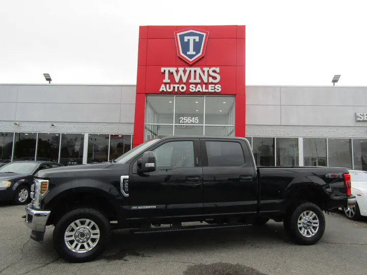 BLACK, 2019 FORD F250 SUPER DUTY CREW CAB Image 1