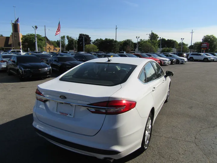 WHITE, 2018 FORD FUSION Image 5