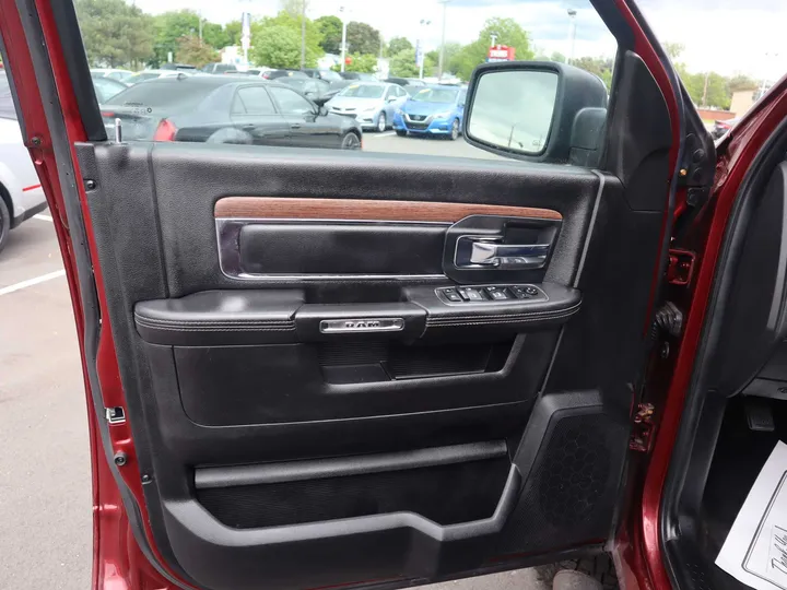 RED, 2018 RAM 2500 CREW CAB Image 6