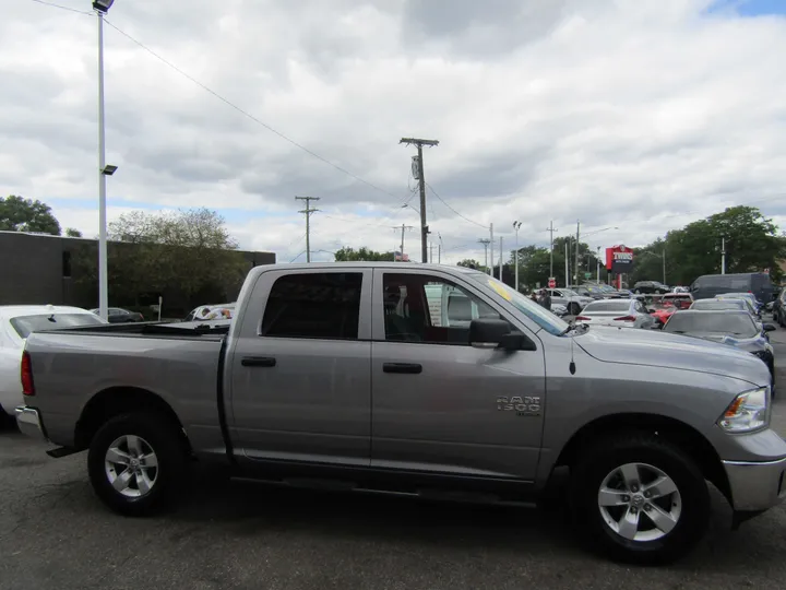 SILVER, 2022 RAM 1500 CLASSIC CREW CAB Image 4