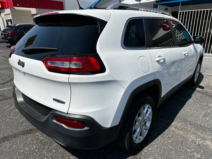 WHITE, 2018 JEEP CHEROKEE Image 5