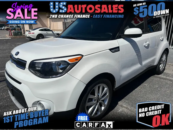 WHITE, 2019 KIA SOUL Image 1