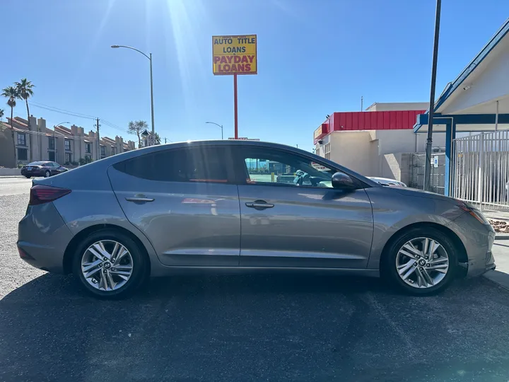 GREY, 2019 HYUNDAI ELANTRA Image 8