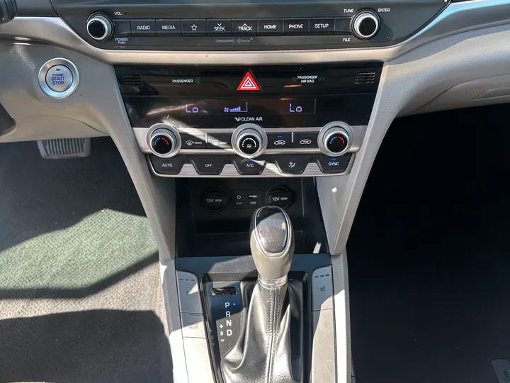 GREY, 2019 HYUNDAI ELANTRA Image 16