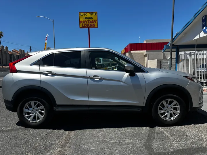 SILVER, 2019 MITSUBISHI ECLIPSE CROSS Image 8