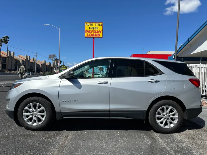 SILVER, 2019 CHEVROLET EQUINOX Image 4