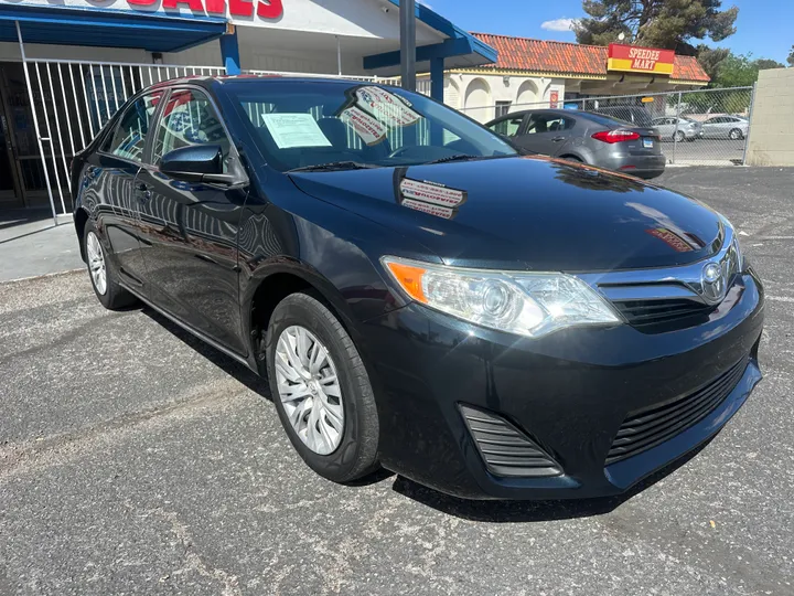 GREY, 2014 TOYOTA CAMRY Image 3