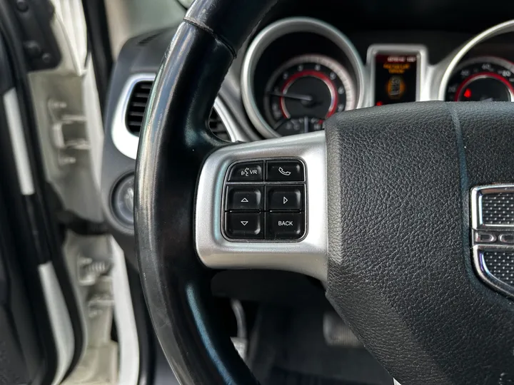 WHITE, 2015 DODGE JOURNEY Image 14