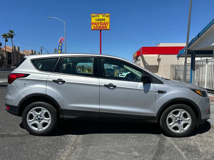 SILVER, 2019 FORD ESCAPE Image 8