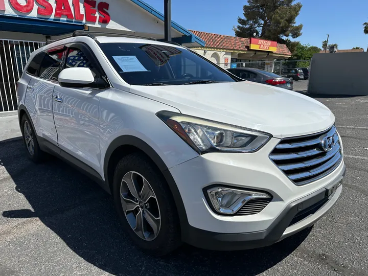 WHITE, 2013 HYUNDAI SANTA FE Image 3