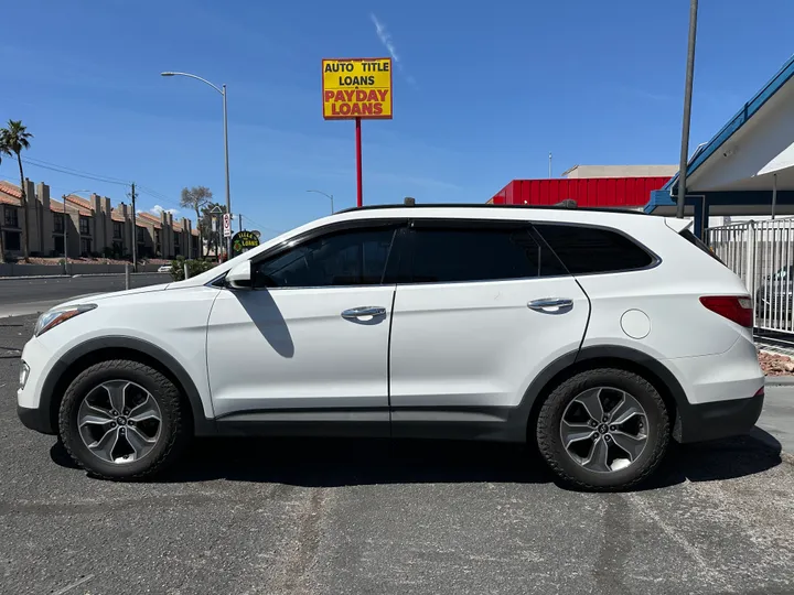 WHITE, 2013 HYUNDAI SANTA FE Image 4