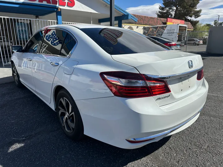 WHITE, 2017 HONDA ACCORD Image 7