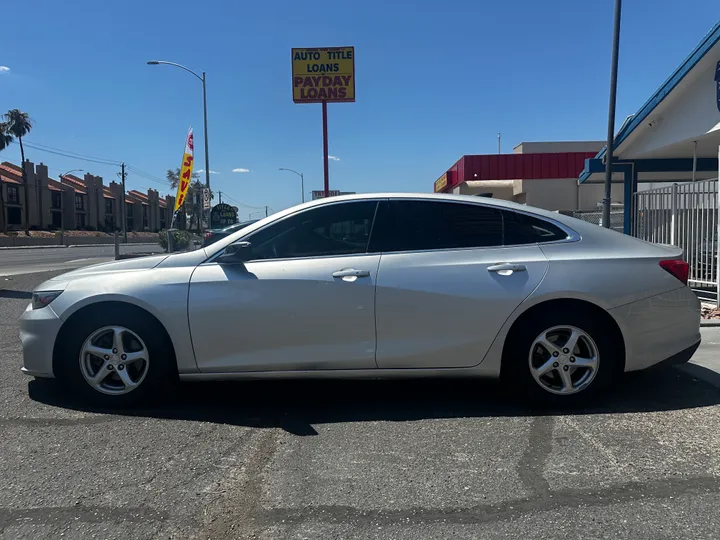 SILVER, 2016 CHEVROLET MALIBU Image 4