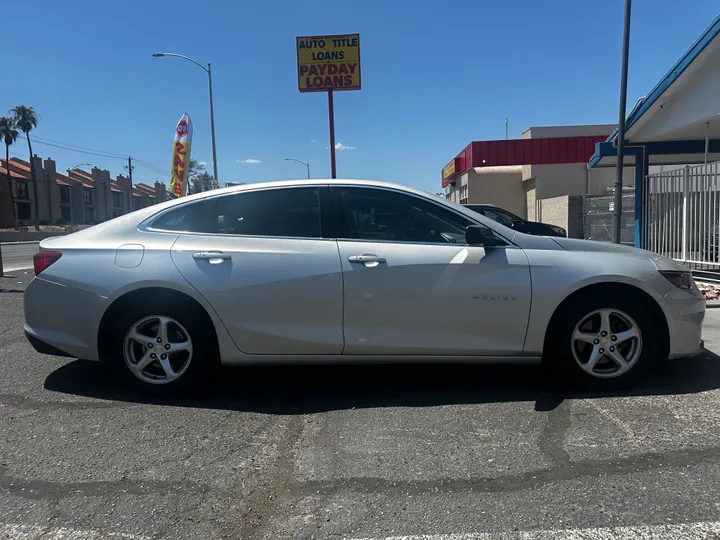 SILVER, 2016 CHEVROLET MALIBU Image 8