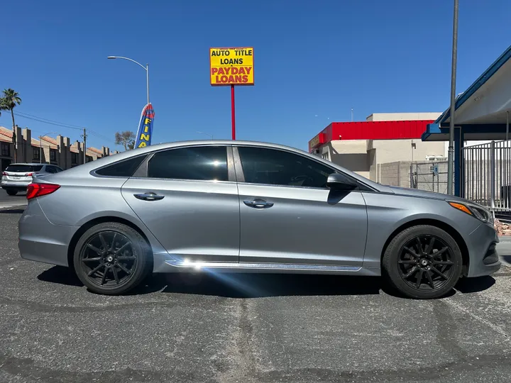 GREY, 2015 HYUNDAI SONATA Image 8