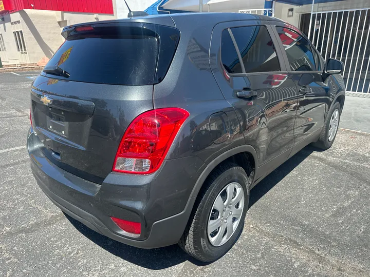 GREY, 2019 CHEVROLET TRAX Image 5