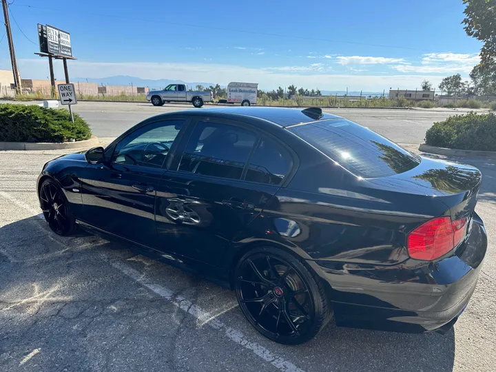 BLACK, 2011 BMW 3 SERIES Image 7