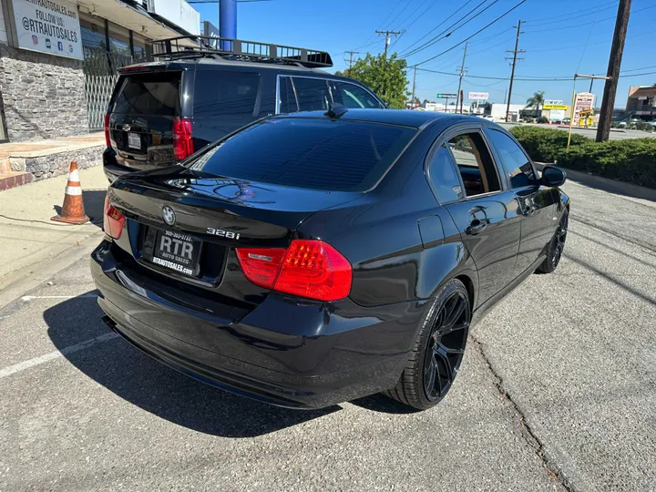 BLACK, 2011 BMW 3 SERIES Image 12