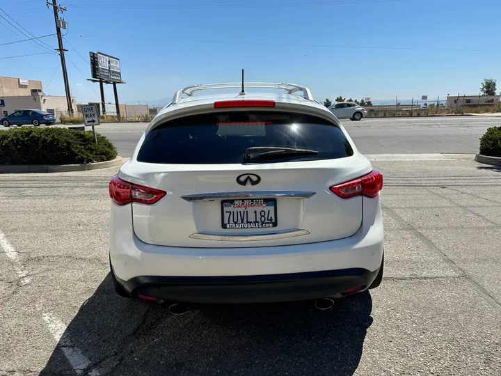 WHITE, 2012 INFINITI FX Image 10