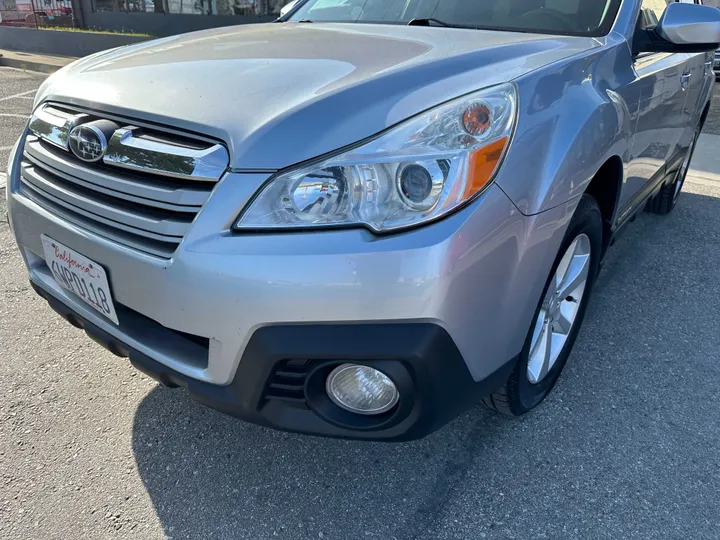 SILVER, 2013 SUBARU OUTBACK Image 6