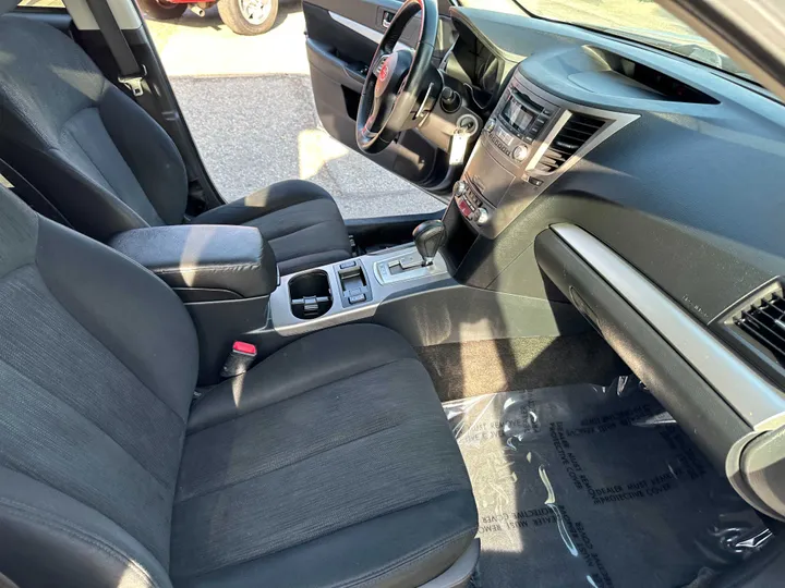 SILVER, 2013 SUBARU OUTBACK Image 46