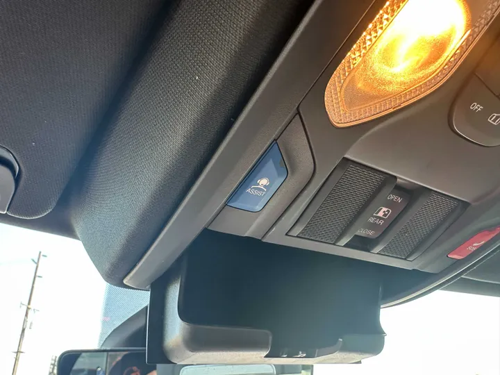 RED, 2019 RAM 1500 CREW CAB Image 41