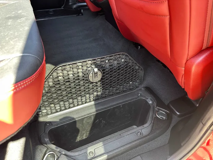 RED, 2019 RAM 1500 CREW CAB Image 53