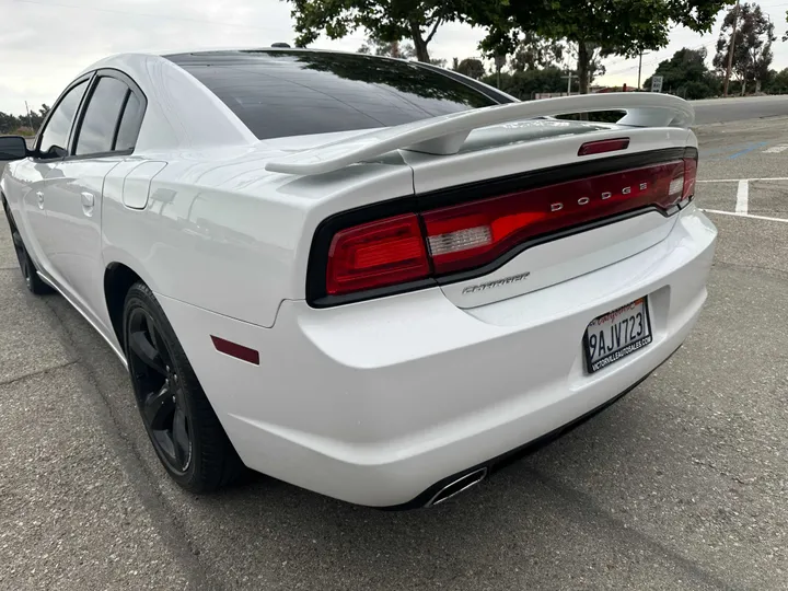 WHITE, 2013 DODGE CHARGER Image 9