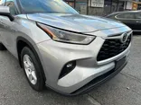 SILVER, 2021 TOYOTA HIGHLANDER Thumnail Image 2