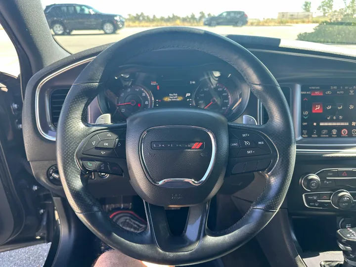 BLACK, 2016 DODGE CHARGER Image 23