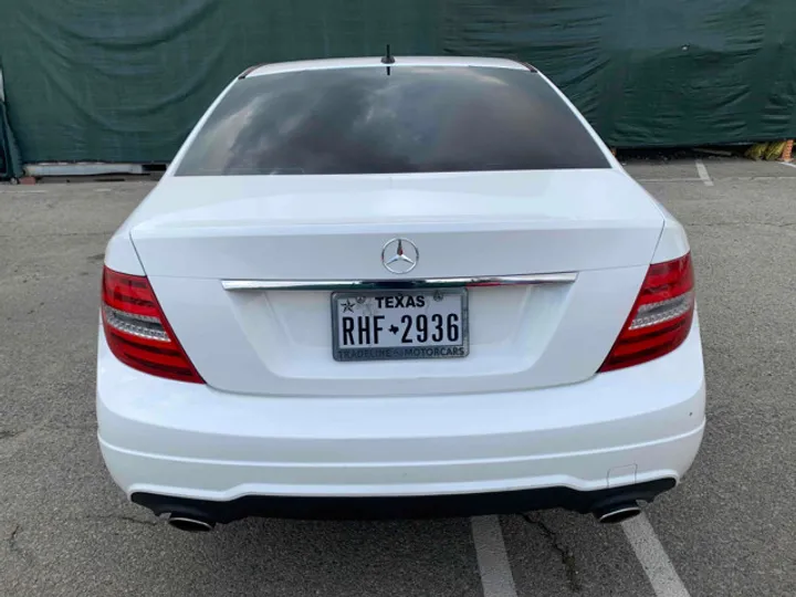 WHITE, 2013 MERCEDES-BENZ C-CLASS Image 11