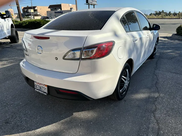 WHITE, 2010 MAZDA MAZDA3 Image 13