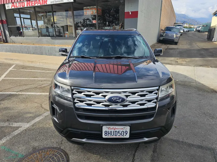 GREY, 2019 FORD EXPLORER Image 4