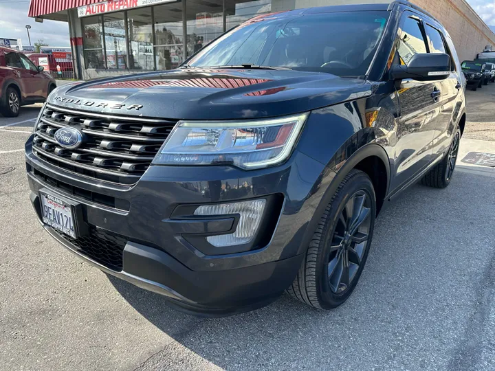 BLACK, 2017 FORD EXPLORER Image 6