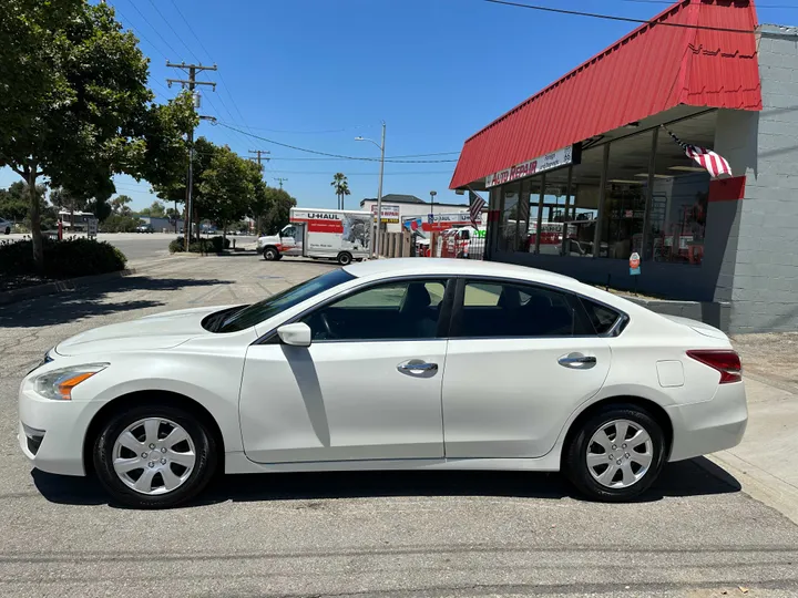 WHITE, 2013 NISSAN ALTIMA Image 7