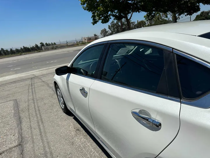 WHITE, 2013 NISSAN ALTIMA Image 17