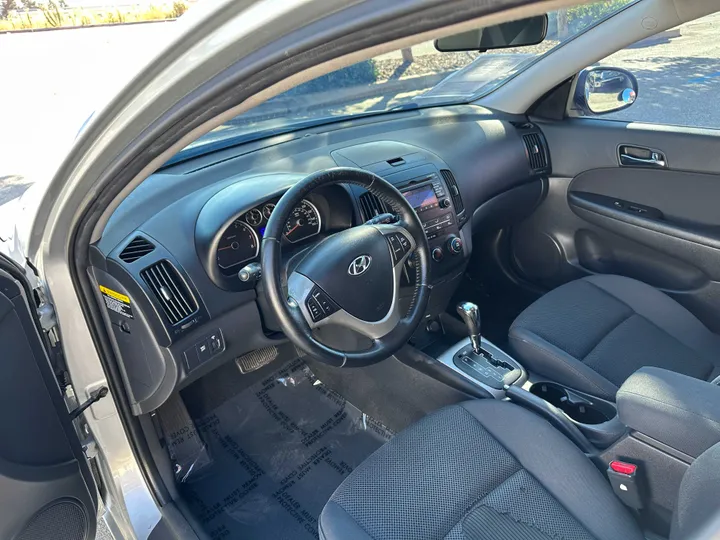 SILVER, 2009 HYUNDAI ELANTRA Image 21