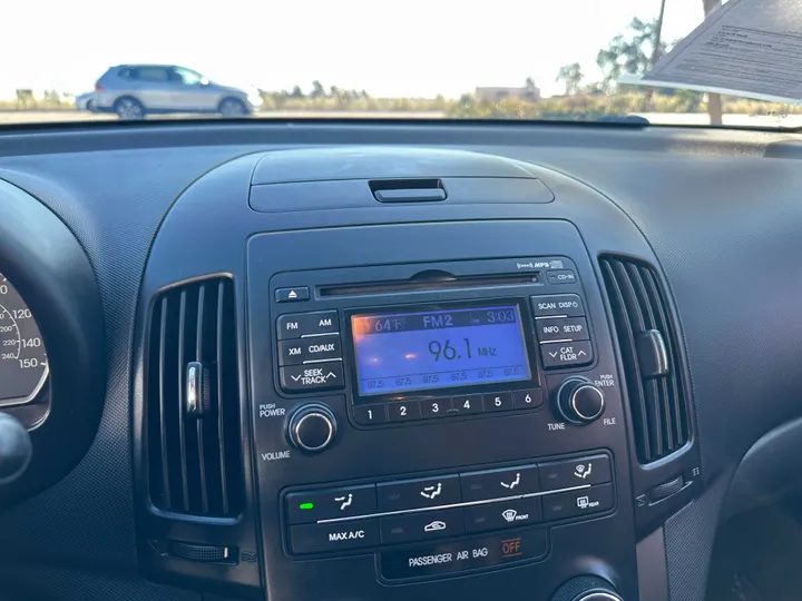 SILVER, 2009 HYUNDAI ELANTRA Image 28