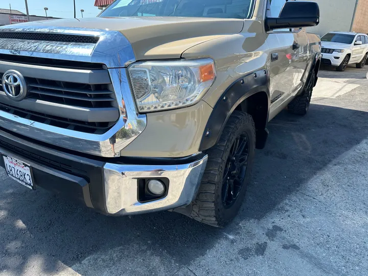 TAN, 2017 TOYOTA TUNDRA DOUBLE CAB Image 6
