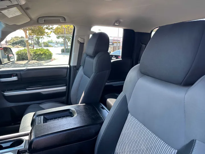 TAN, 2017 TOYOTA TUNDRA DOUBLE CAB Image 21