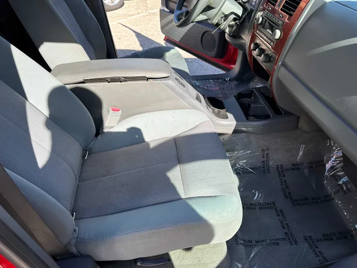 RED, 2005 DODGE DAKOTA CLUB CAB Image 39