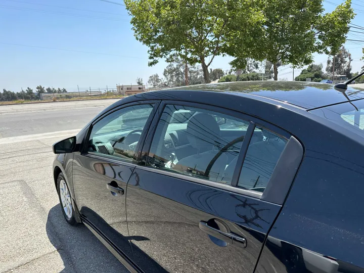 BLACK, 2012 NISSAN SENTRA Image 17