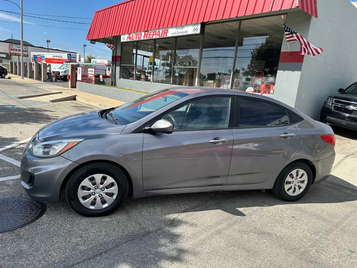 SILVER, 2015 HYUNDAI ACCENT Image 7