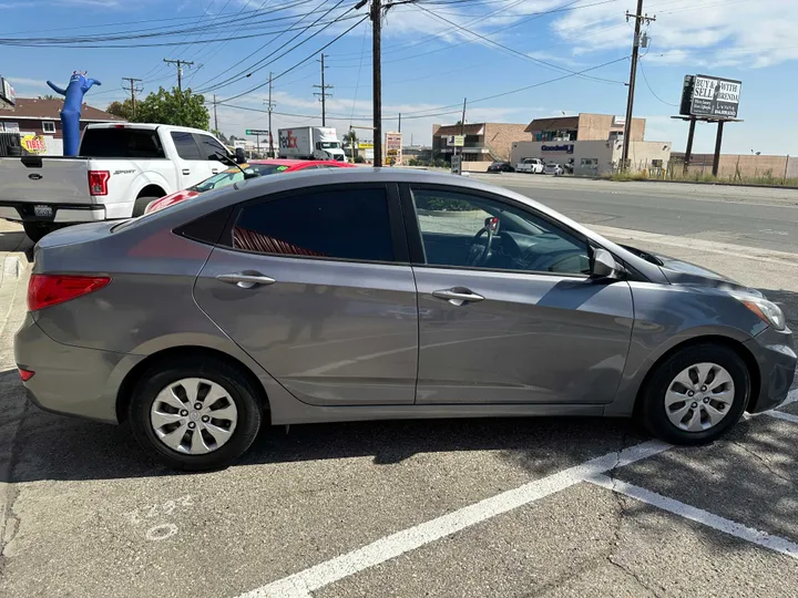 SILVER, 2015 HYUNDAI ACCENT Image 14