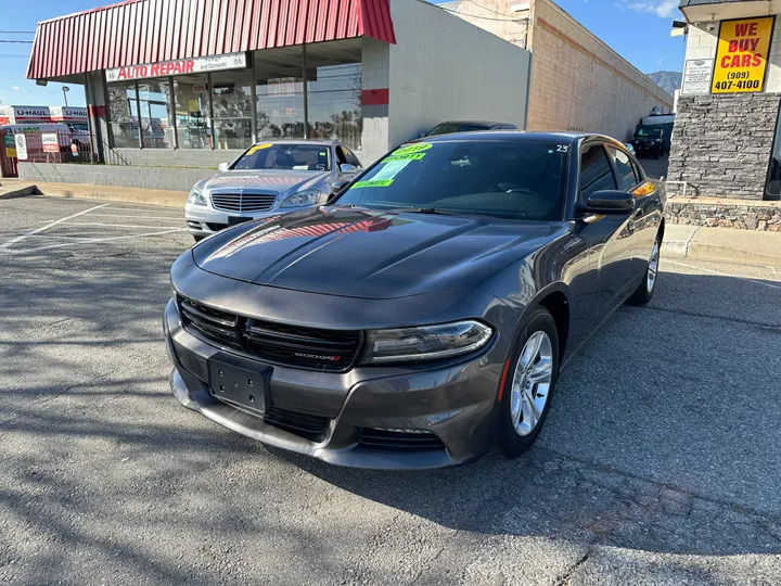 GREY, 2019 DODGE CHARGER Image 4