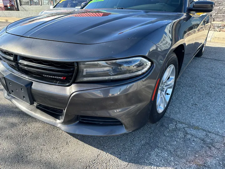 GREY, 2019 DODGE CHARGER Image 5