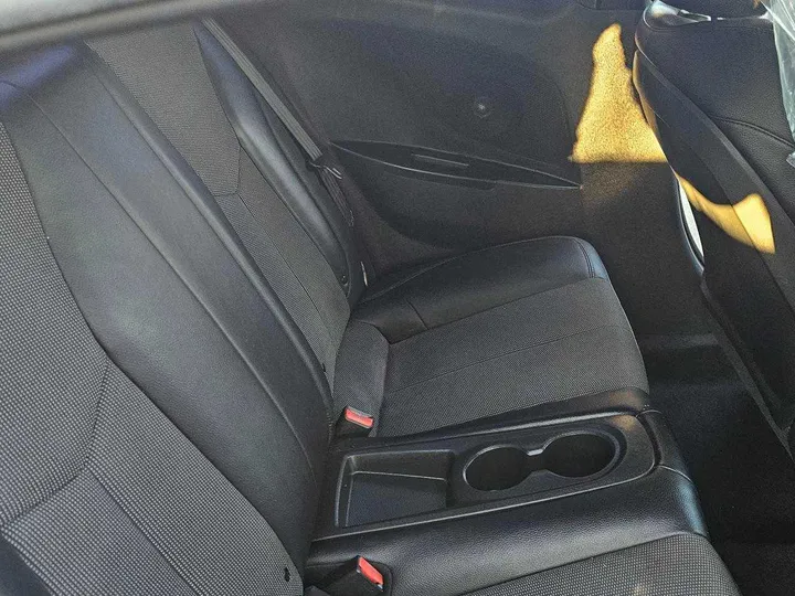 GRAY, 2015 HYUNDAI VELOSTER Image 37