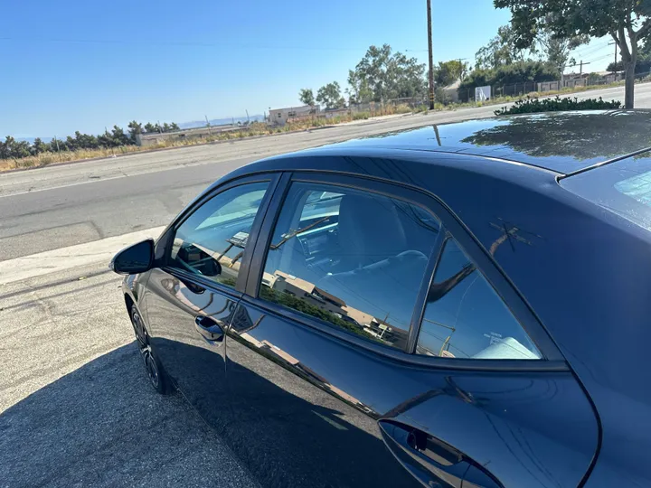 BLACK, 2014 TOYOTA COROLLA Image 17